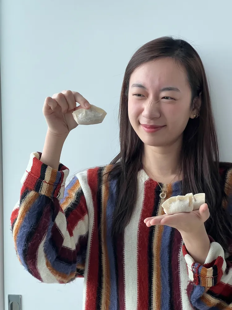 吳卓源包餃子。華風數位提供