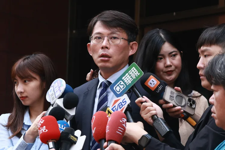 黃國昌表示藉由當初偵訊錄音、錄影的還原，充分揭示北檢檢察官林俊言的違法濫權。彭欣偉攝