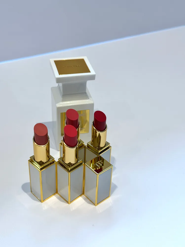 TOM FORD紅毯超性感唇膏，各2150元。張家玲攝