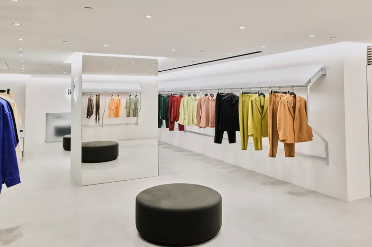 IM MEN海外首店延續簡約風格。品牌提供