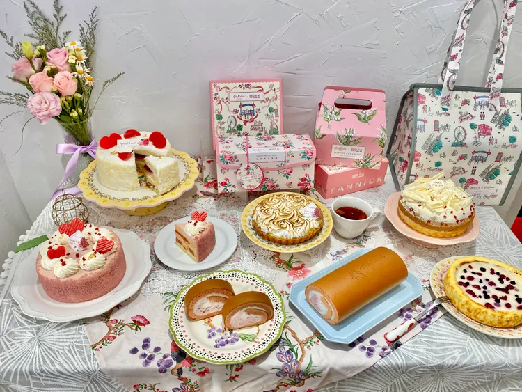 亞尼克首度聯名知名生活風格品牌Cath Kidston，推出系列甜點搭配經典印花包裝及新品。莊偉祺攝