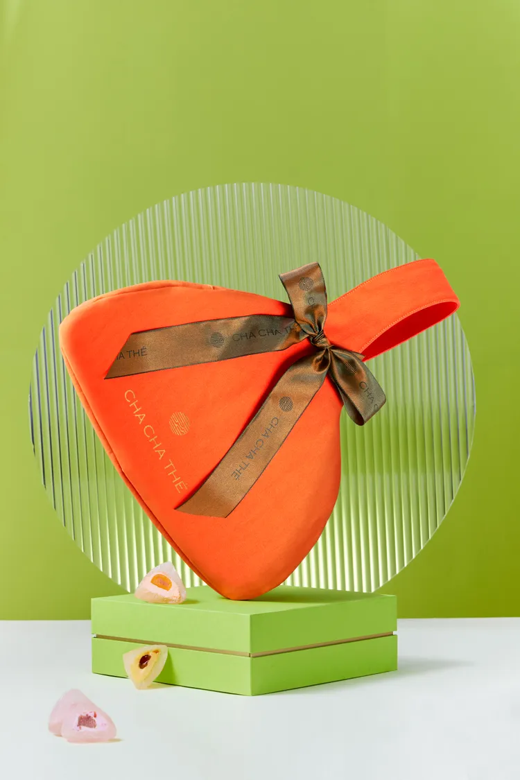 采采食茶以時尚新穎的語彙詮釋節令古典，以現代美學呈現端午風物的另一種詩意。業者提供