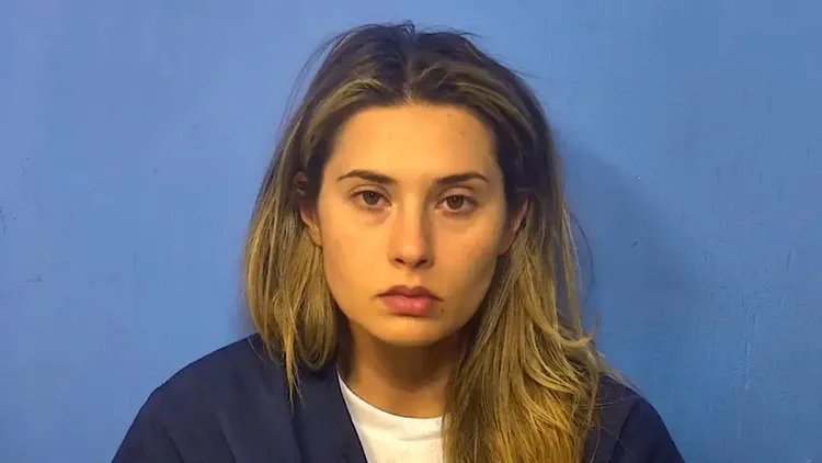 女教師福爾梅拉被控性侵15歲男學生。翻攝自《紐約郵報》