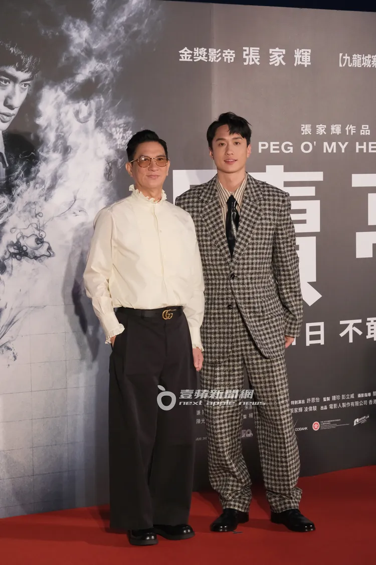 張家輝（左）帶演員劉俊謙，雙帥登場。特勤中心攝