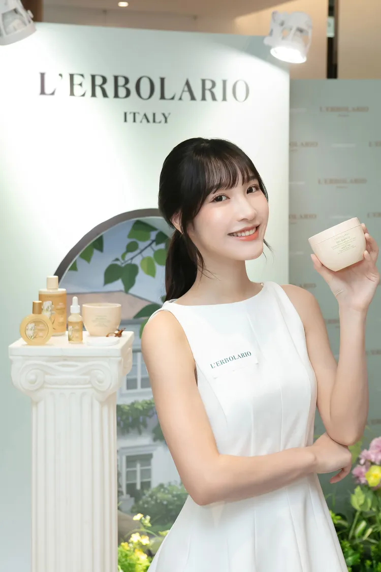 蕾莉歐在母親節前夕推出白鳶尾花香氛系列。品牌提供