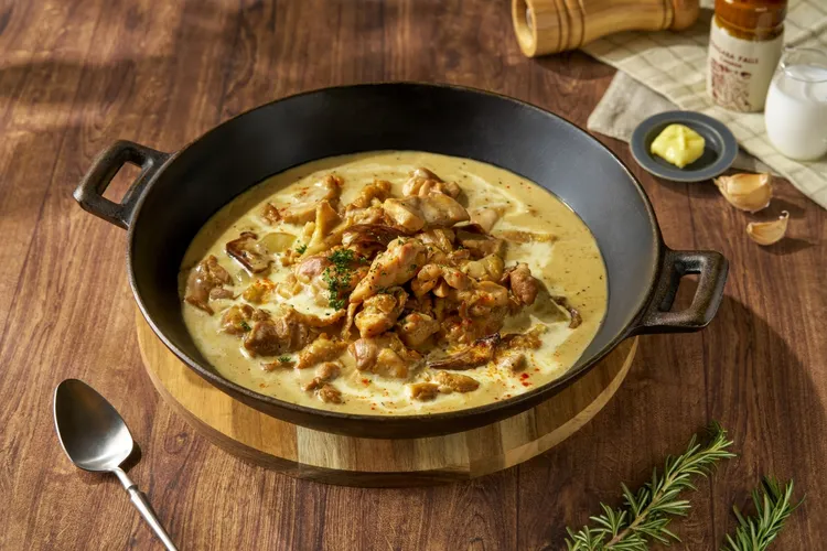 「松露奶油牛肝菌燉雞」充滿松露與牛肝菌香氣，滑順濃郁，令人回味無窮。君品Collection提供