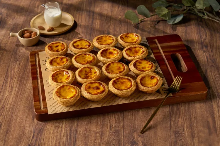 葡萄牙的代表甜點「葡式蛋撻」外酥內嫩，香氣四溢。君品Collection提供