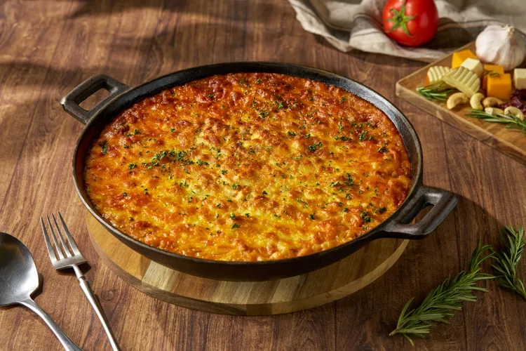 充滿義式風情的「焗烤番茄肉醬通心粉」在Sunny Buffet就能品嘗到。君品Collection提供