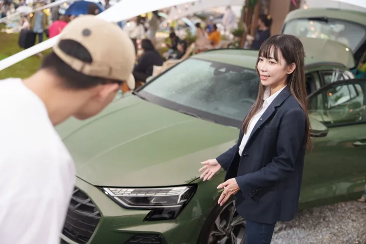 在活動現場，Audi A3 Sportback以俐落的車身線條與緊湊的黃金比例設計，吸引不少參觀者駐足欣賞。業者提供