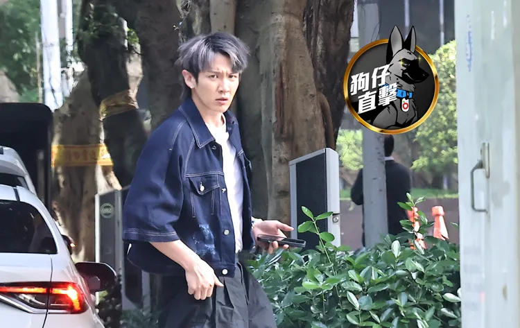 柯震東養木村拓哉同款牛仔裝，上工跑行程。特勤中心攝