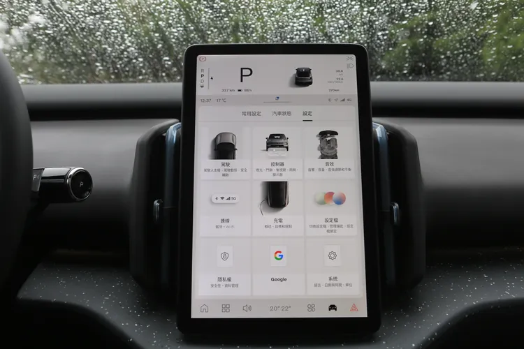 螢幕硬體設備升級使得操作流暢度更好、處理速度更快，實際使用起來畫質確實相當細膩。林浩昇攝