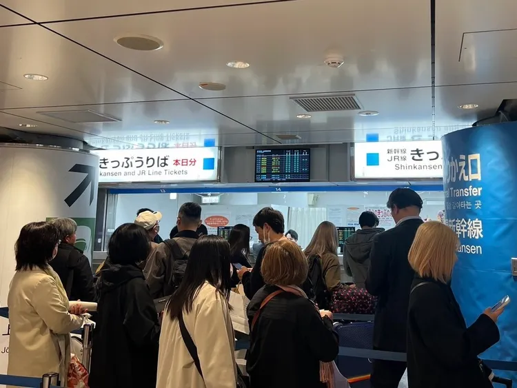 新幹線現場購票常遇到現場買不到、大排長龍、語言不通等問題。業者提供