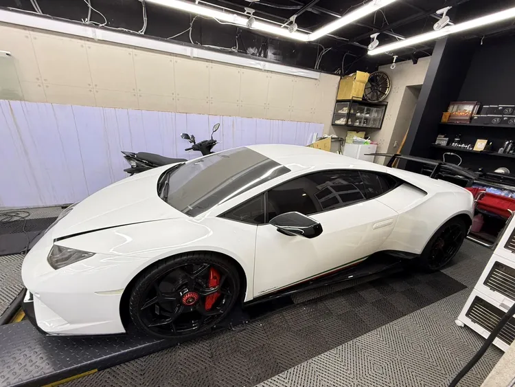 警方查扣價值上千萬的藍寶堅尼。警方提供