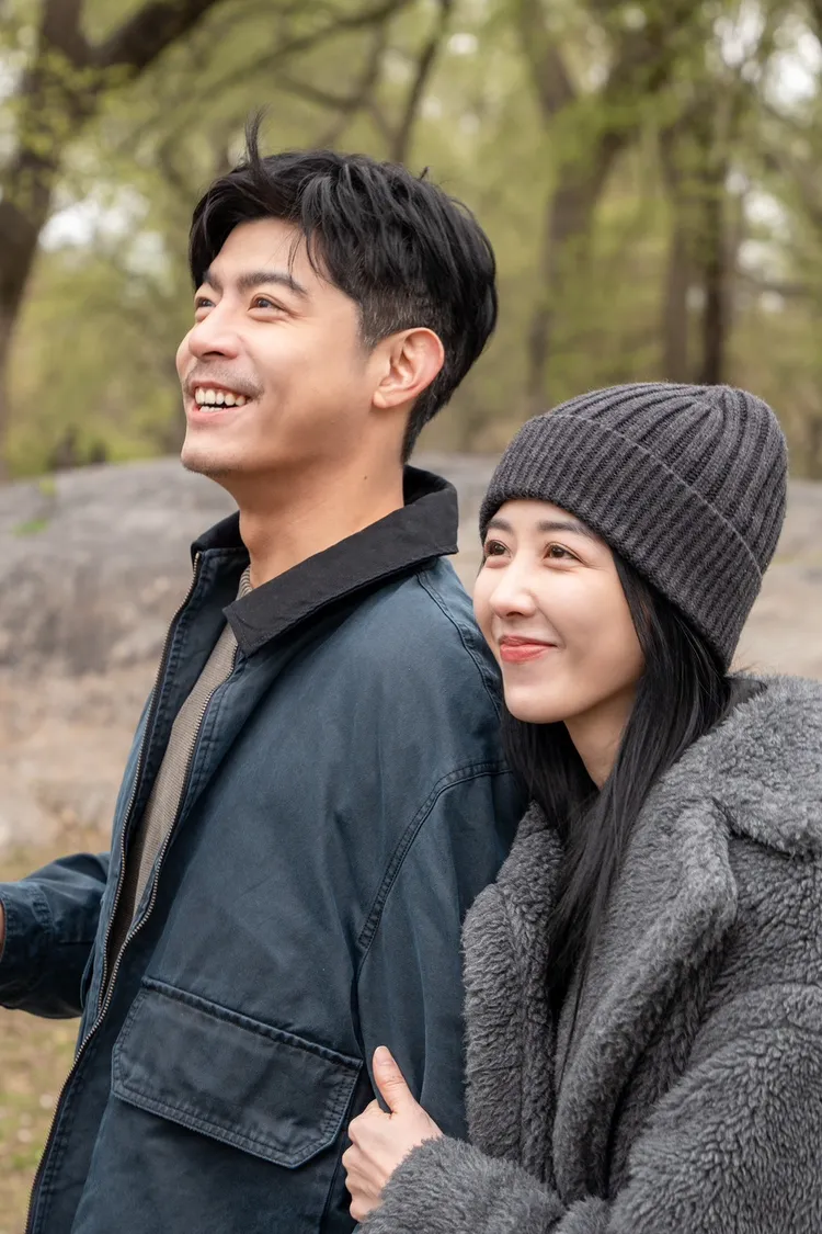 王柏傑(左)和邵雨薇在《動物園》譜出浪漫情愫。南瓜電影有限公司提供