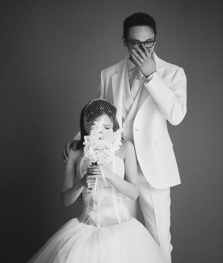 孝敏嫁給從事經融業的圈外人，網友誇她未婚夫像卞約漢。翻攝孝敏IG