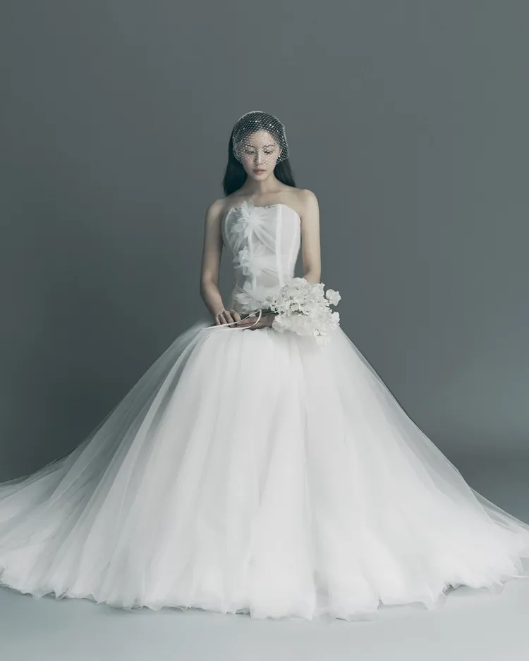 孝敏公開絕美婚紗照。翻攝孝敏IG