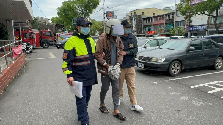 屋主黃男今天中午移送地檢署。警方提供