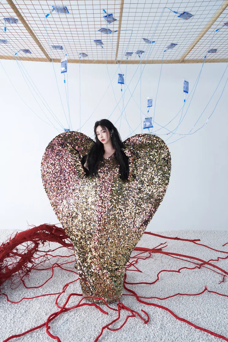 「晴女」唱作女聲KIAH卻偏好下雨天。綺亞音樂提供