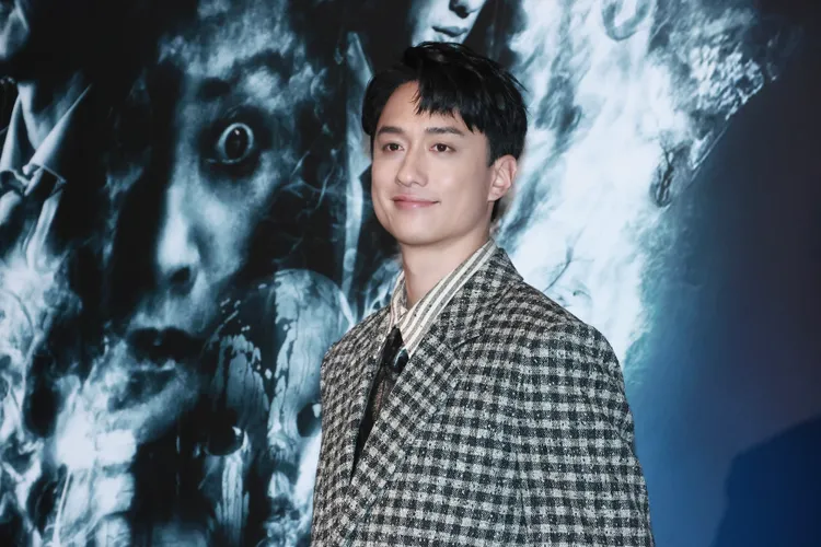 劉俊謙為戲露臀。彭欣偉攝