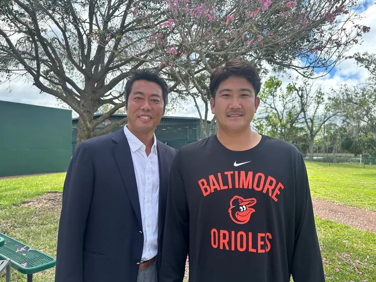 上原浩治（左）與菅野智之。翻攝自上原浩治X