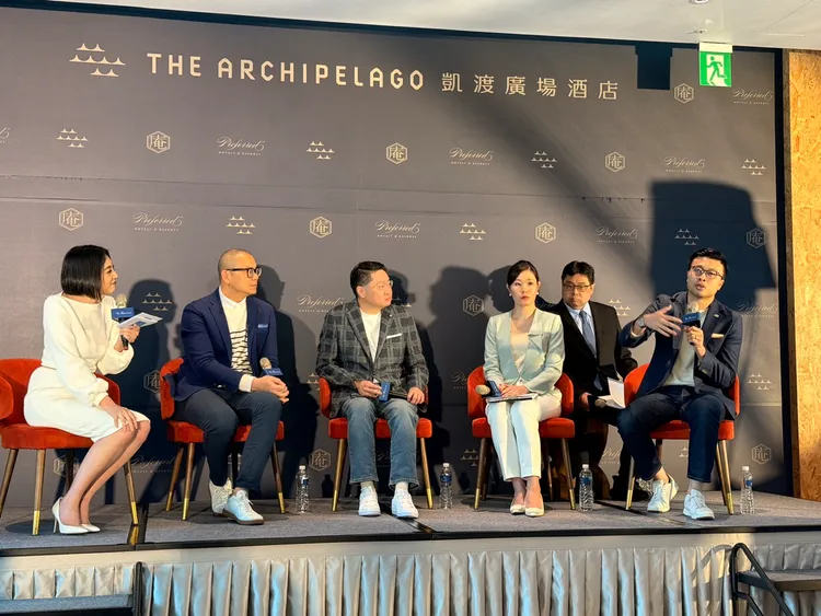 凱渡廣場酒店執行長林家漢(右)表示，這次陸海空國際級升級國內外旅客都能盡情體驗的深度旅遊。陳揚盛攝