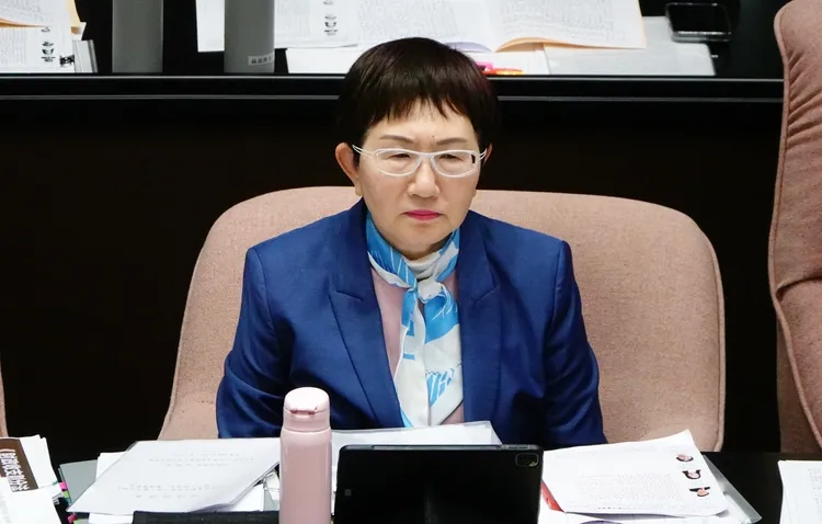 財政部長莊翠雲表示財政部已有評估，「會在適當時機處理」國安基金是否擴充資金。莊宗達攝