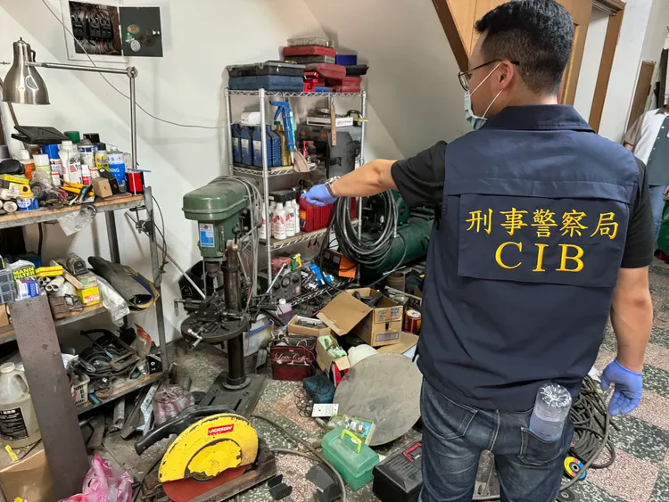 警方另破獲槍枝改造工廠。警方提供