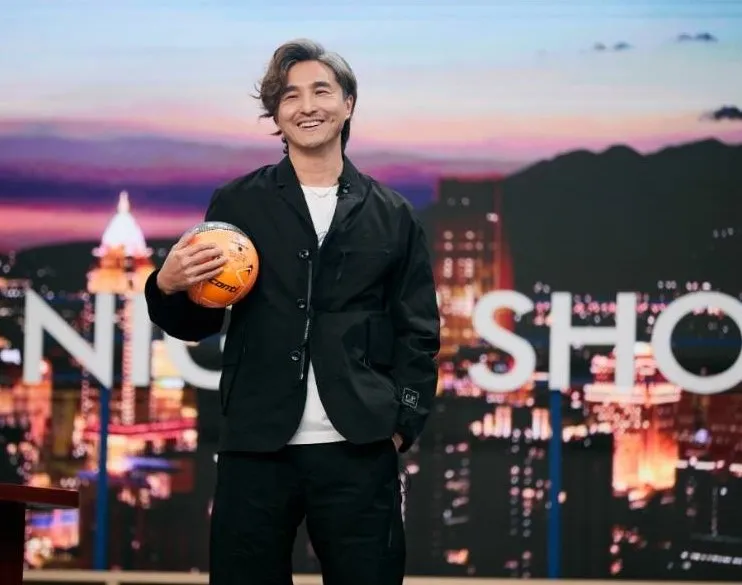 王少偉踢爆舊怨，接連踢中孫協志立牌網。薩泰爾娛樂提供