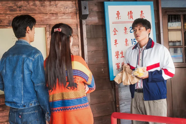 許孟哲（右）第一次被提報男主角獎。華視提供