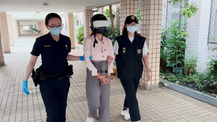 泰籍女子走私大麻被逮。航警局提供