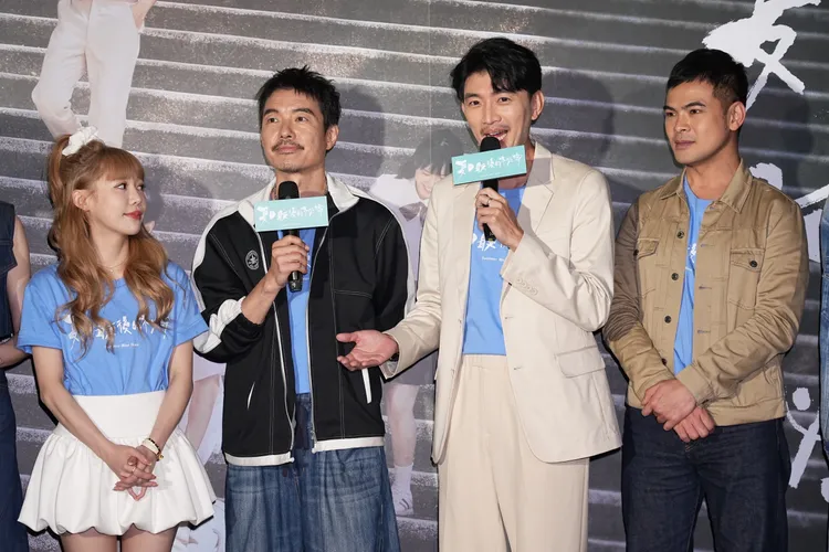 陳如山（左2）在劇中飾演父親，雖然話不多卻獲網友讚演技催淚。彭欣偉攝