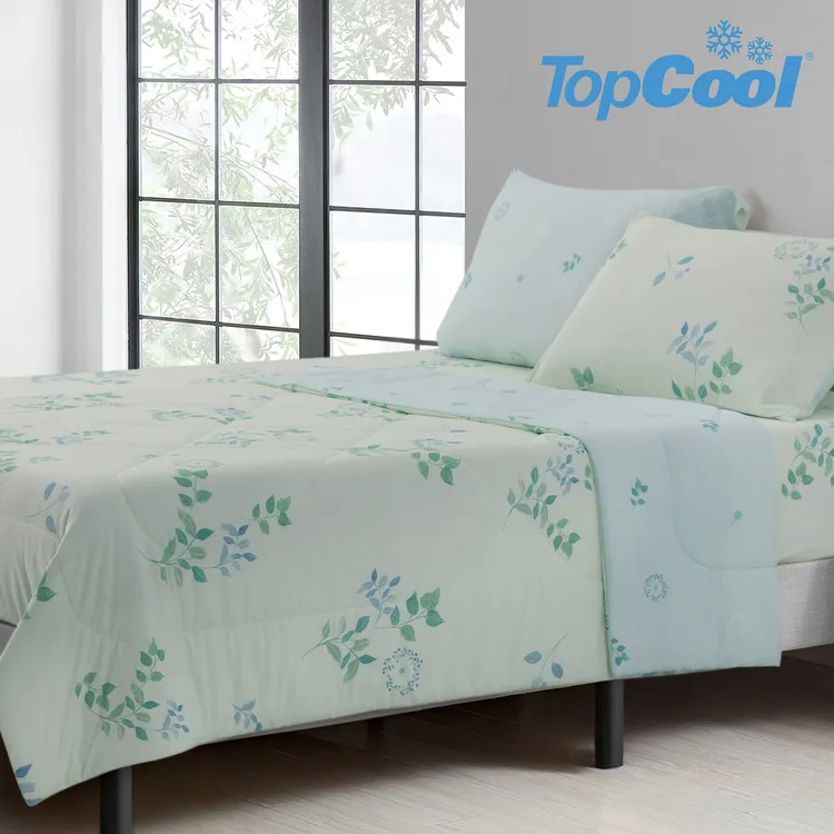 2025年Top Cool瞬涼呼吸涼感被/涼感床包組 - 綠光森林，涼感值升級Q-MAX0.53，原價3960元/件，優惠價涼被1件1980元/2件優惠價3480元。業者提供