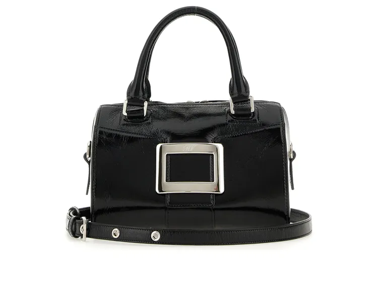 Roger Vivier Belle Vivier黑色漆亮皮保齡球包，10萬3000元。品牌提供