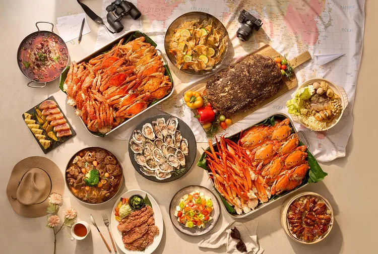 旅人若是平日周一至周四入住此專案，並於MJ Kitchen享用午、晚餐，餐飲費用可折抵近乎2客。此次推出「環球美食航線」主題菜色。台北國泰萬怡酒店提供