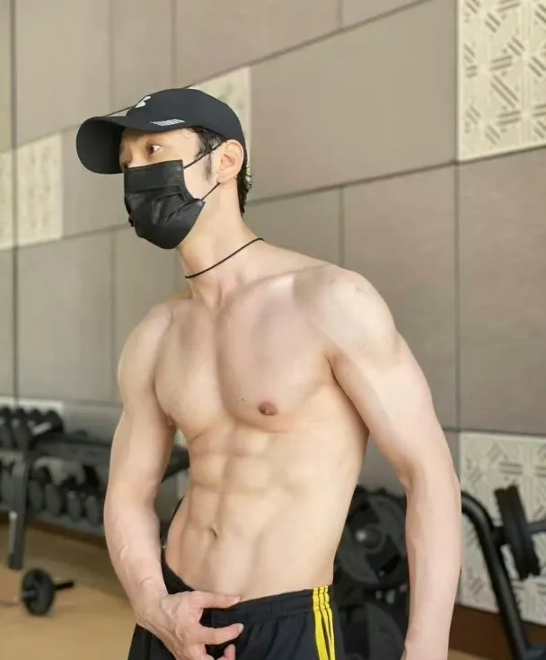 黃曉明如今身材好到爆。翻攝黃曉明朋友圈