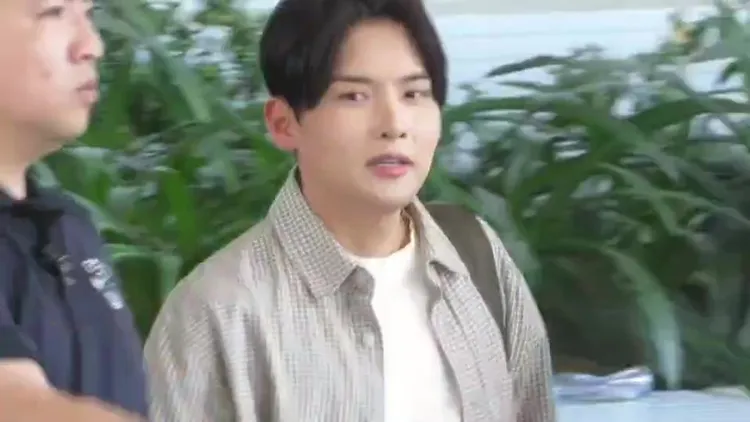 厲旭昨天抵達小港機場。讀者提供