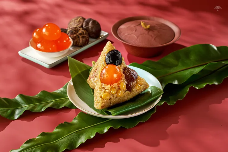 五星湘蓮蛋黃粽鹹香四溢，令人回味無窮。業者提供