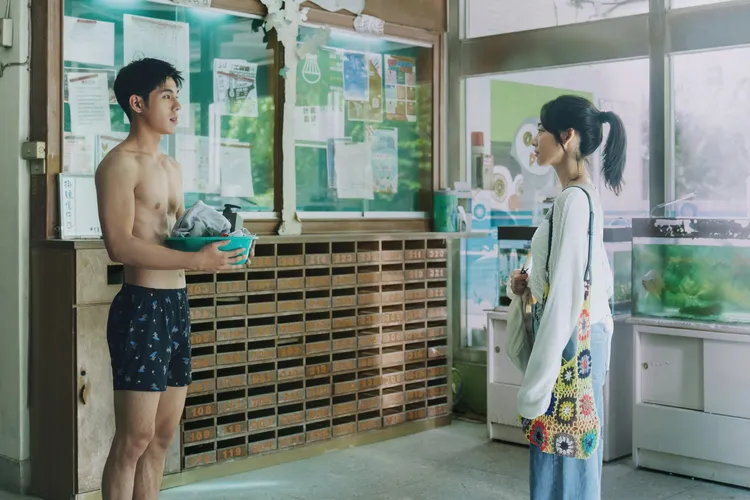 張懷雲露出結實六塊肌。紅杉娛樂提供