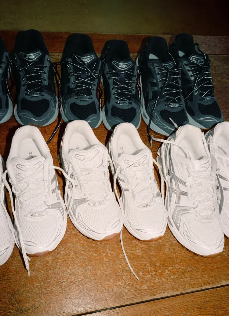 A.P.C. x ASICS GEL-KAYANO 14運動鞋是焦點單品。品牌提供