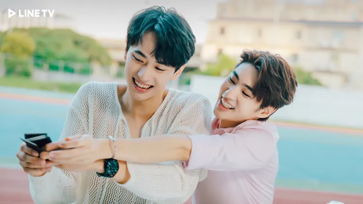 徐瑋澤（左）、朴靖恆戲外也充滿甜蜜感。LINE TV提供