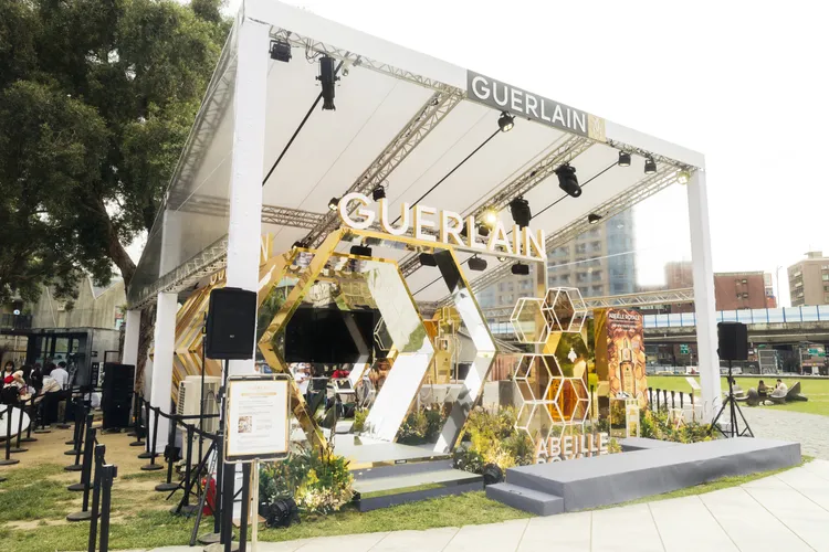 嬌蘭在華山文創園區打造「BEE YOUTH皇家蜂王蜜境修護之旅」。品牌提供