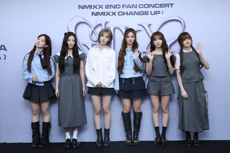 海嫄（右起）、圭珍、BAE、薛侖、智友、Lily有信心拿下灶咖大賽冠軍。攝影中心攝