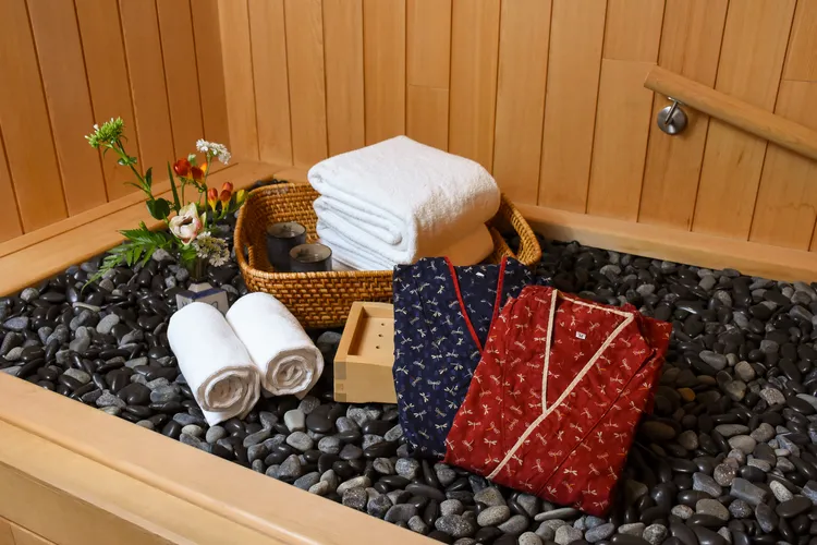 北投石檜木岩盤浴。業者提供