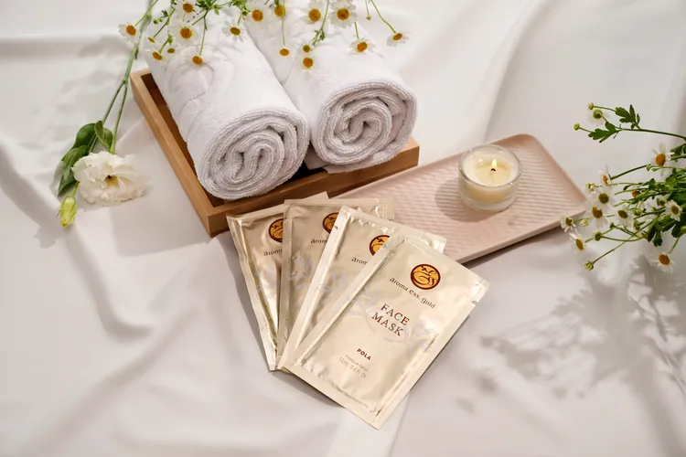 可獲贈日本貴婦級品牌POLA的「aroma ess. gold 洋甘菊面膜」。業者提供