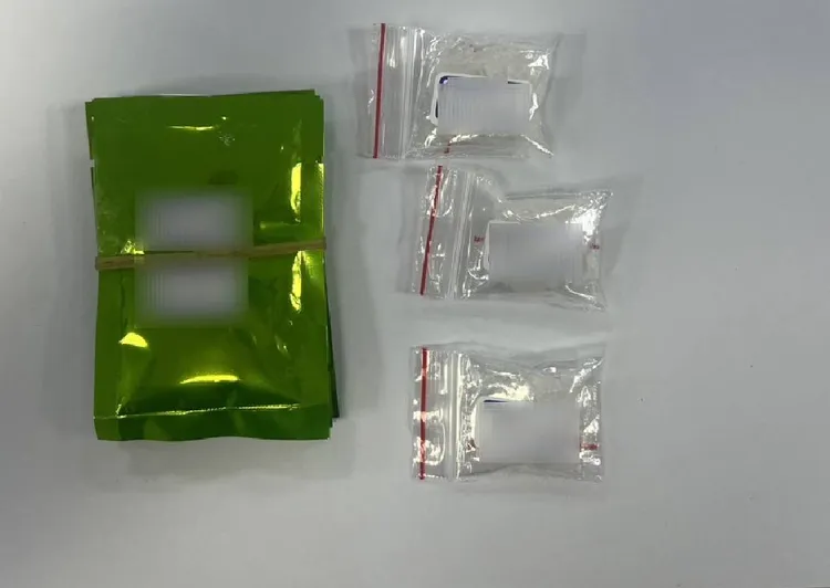 嫌犯身上起出毒品。翻攝畫面