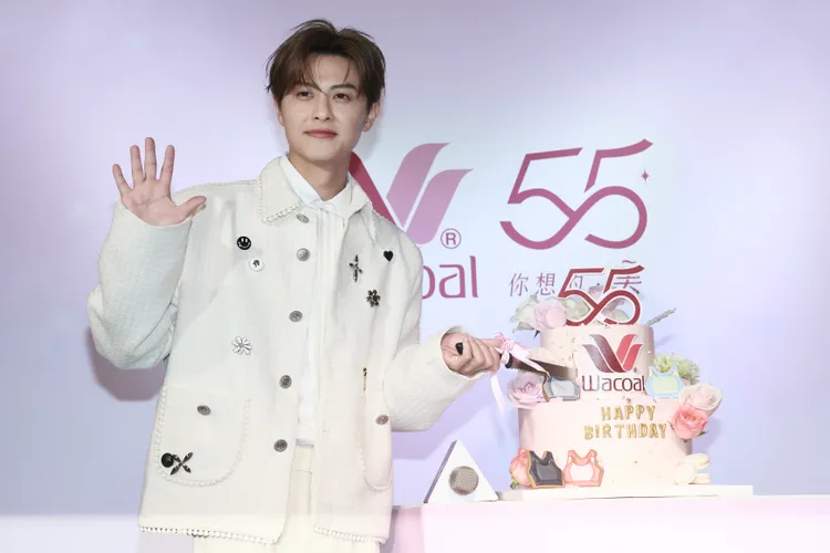 王子喜歡看女生穿成套內衣。彭欣偉攝