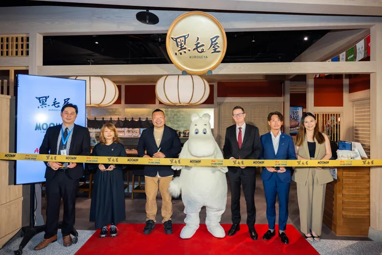 今（17日）於南港LaLaport舉辦「黑毛屋」新店型開幕活動。乾杯提供