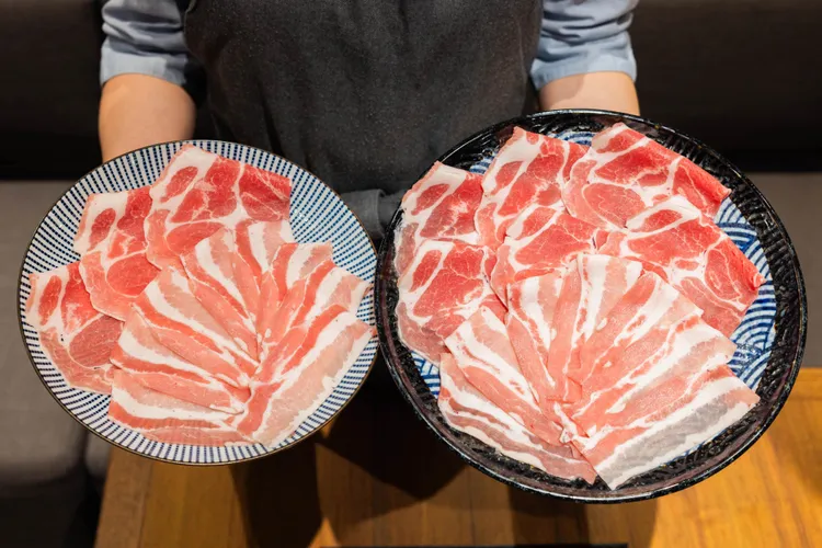 「PURE RARE芬蘭豬」，引進來台以380元起的價格在全台黑毛屋上市。乾杯提供