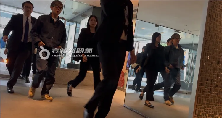 抵達晶華酒店，木村拓哉雙手插口袋帥氣十足。特勤中心攝