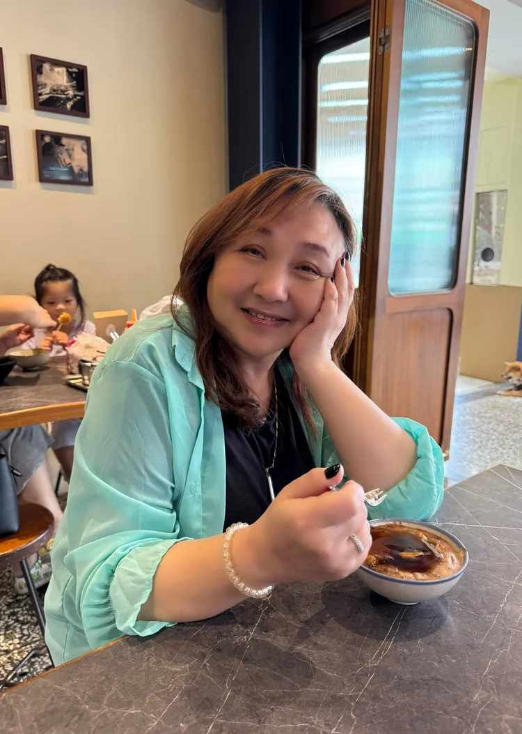 鄭怡大啖南部美食。藍色狂想x樂來樂有趣提供